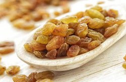 वजन कम करने से हडड्डियां मजबूत करने तक, भीगी किशमिश के होते हैं ये फायदे