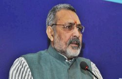 मोदी सरकार के मंत्री बोले- जरूरी नहीं कि पार्क में ही पढ़ी जाए नमाज