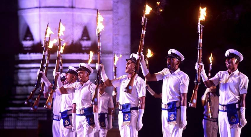 navy day 2018, indian navy, beating retreat and tattoo ceremony, gateway of india, indian navy photos, india news
