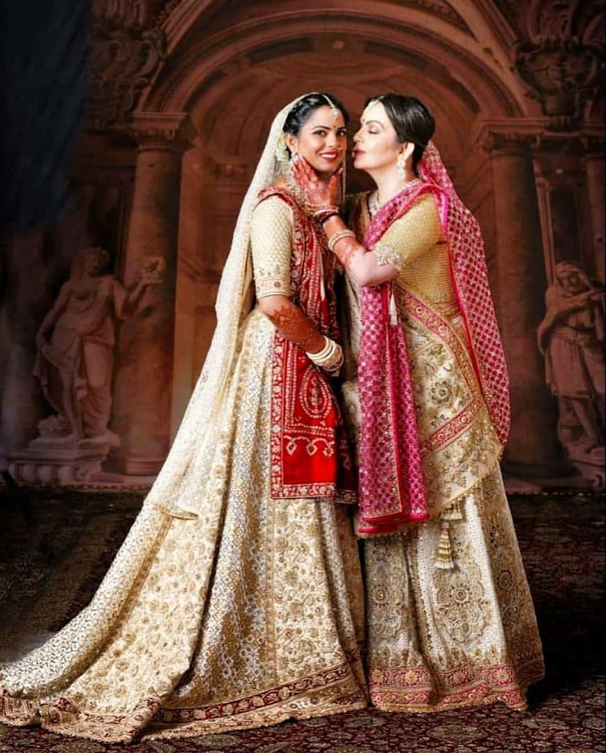 Isha Ambani, Isha Ambani wedding photos, Isha Ambani inside photos, Ambani wedding, deepika ranveer, kareena saif, Alia bhatt, shila shetty, rekha, gaurki khan, bachchan, aishwarya, aaradhya, all photos from Isha Ambani wedding, Isha Ambani Anand Piramal wedding