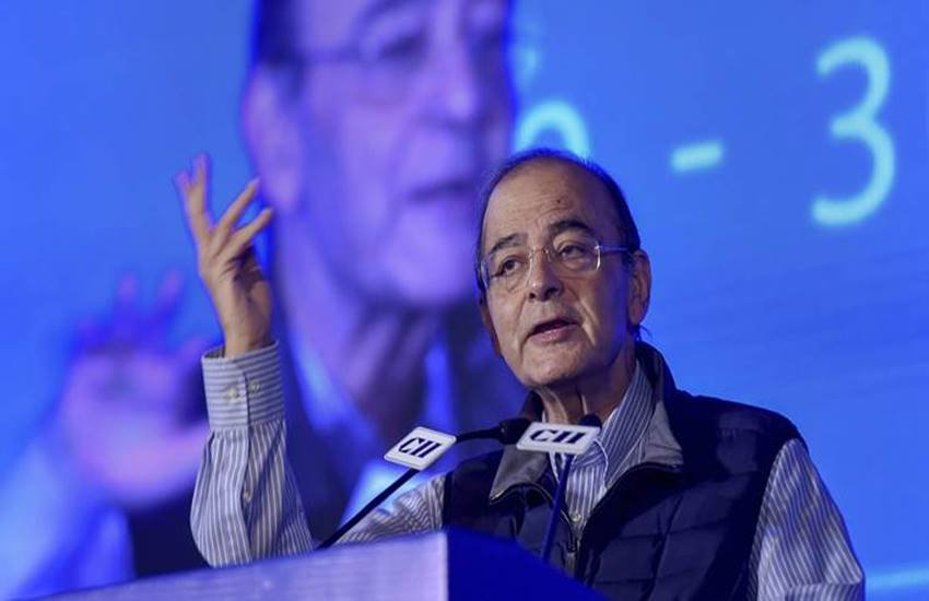 किसानों के प्रदर्शन को लेकर अरुण जेटली ने कहा कि कांग्रेस द्वारा पर्याप्त संसाधन मुहैया न कराने के परिणामस्वरूप ग्रामीण संकट पैदा हुआ है, जबकि राजग इस कमी को दूर कर रहा है।