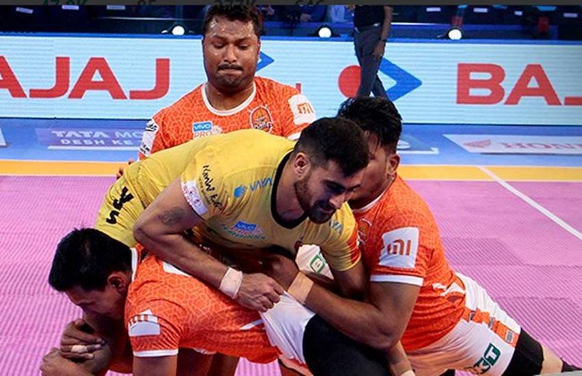 Pro Kabaddi 2018, Puneri Paltan vs Telugu Titans: पुनेरी पल्टन बनाम तेलुगु टाइटंस (Source: Twitter/@ProKabaddi PKL)