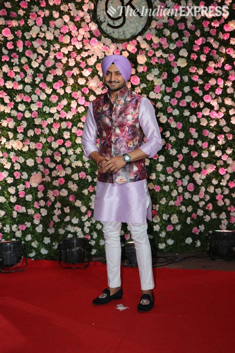 kapil sharma, kapil sharma mumbai reception, kapil reception, deepika padukone, ranveer singh, deepika ranveer kapil reception, kapil mumbai reception photos, deepika ranveer videos, deepika ranveer photos, kapil ginni chatrath, mika singh, kapil sharma wedding, kapil sharma show, deepveer, saina nehwal kapil reception, kapil wedding reception photos. kapil sharma news, kapil sharma latest"