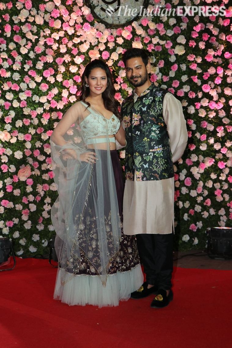 kapil sharma, kapil sharma mumbai reception, kapil reception, deepika padukone, ranveer singh, deepika ranveer kapil reception, kapil mumbai reception photos, deepika ranveer videos, deepika ranveer photos, kapil ginni chatrath, mika singh, kapil sharma wedding, kapil sharma show, deepveer, saina nehwal kapil reception, kapil wedding reception photos. kapil sharma news, kapil sharma latest"
