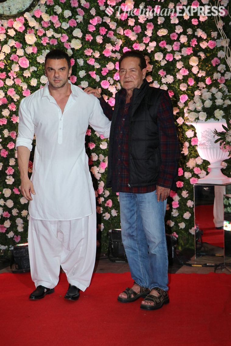kapil sharma, kapil sharma mumbai reception, kapil reception, deepika padukone, ranveer singh, deepika ranveer kapil reception, kapil mumbai reception photos, deepika ranveer videos, deepika ranveer photos, kapil ginni chatrath, mika singh, kapil sharma wedding, kapil sharma show, deepveer, saina nehwal kapil reception, kapil wedding reception photos. kapil sharma news, kapil sharma latest"