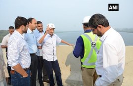 Trending news, Congress, BJP, Priyanka Chaturvedi, Omar Abdullah, Goa Chief Minister Manohar Parrikar, Manohar Parrikar, भाजपा, कांग्रेस, मनोहर पर्रिकर, उमर अब्दुल्ला, प्रियंका चतुर्वेदी