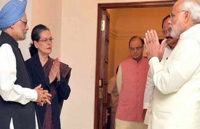 पीएम मोदी और सोनिया गांधी। फोटो सोर्स : पीआईबी