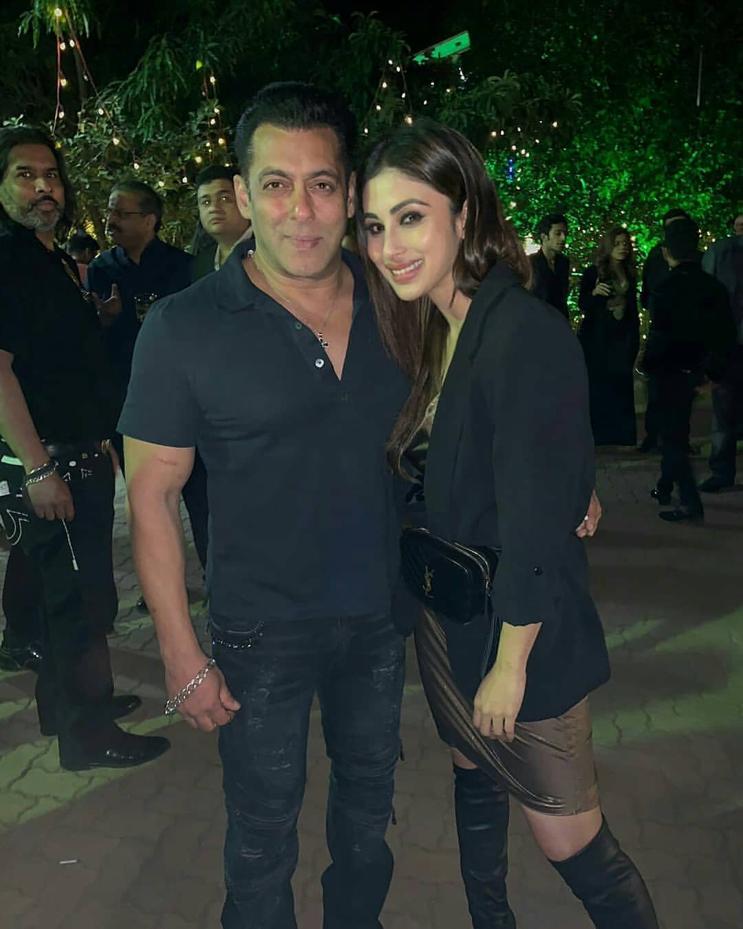 salman khan, salman khan birthday, salman birthday, salman khan birthday party, salman birthday party photos, salman khan age, salman khan party, katrina kaif, iulia vantur, salman ahil video, salman khan birthday video, salman khan news, salman khan latest