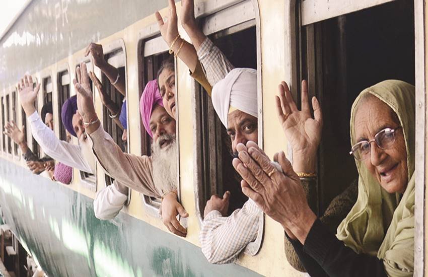 भारतीय और पाकिस्तानी सीमा में गलियारे का शिलान्यास हो चुका है। भारतीय और पाकिस्तानी सीमा में गलियारे का शिलान्यास हो चुका है।