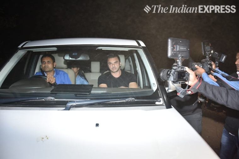 salman khan, salman khan birthday, salman birthday, salman khan birthday party, salman birthday party photos, salman khan age, salman khan party, katrina kaif, iulia vantur, salman ahil video, salman khan birthday video, salman khan news, salman khan latest