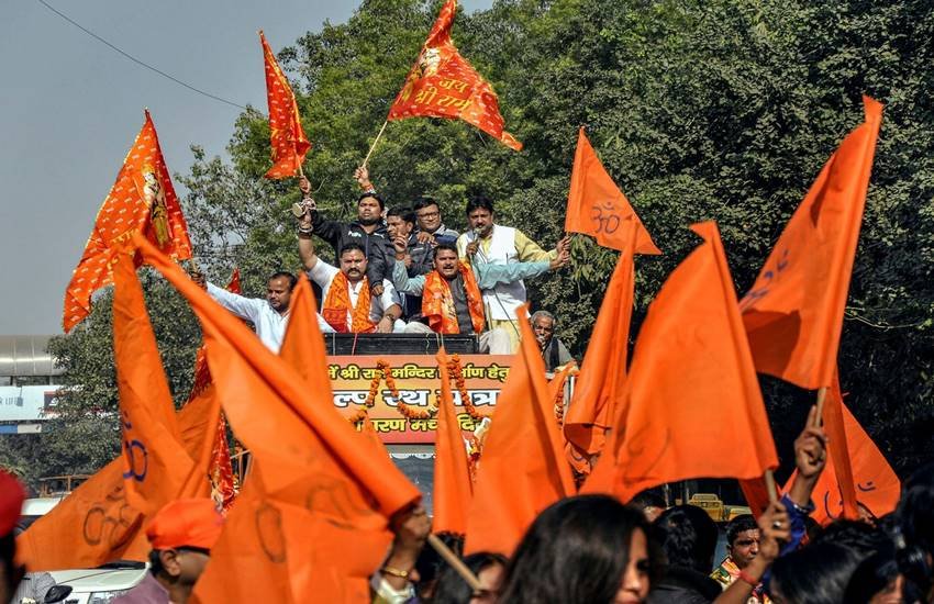 संकल्‍प रथ यात्रा में शामिल राष्‍ट्रीय स्‍वयंसेवक संघ के स्‍वयंसेवक। (फोटो सोर्स: PTI)
