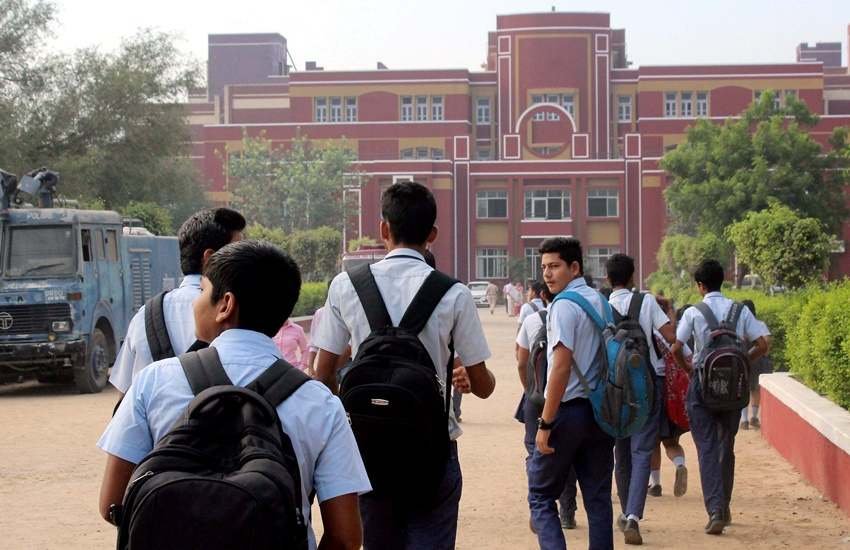 delhi, schools, school beg, First class, second class, students, homework, HRD, दिल्ली सरकार, schools, Other news News in Hindi, Latest Other news News, Other news Headlines, अन्य खबरें समाचार, मानव संसाधन विकास मंत्रालय, Hindi News, News in Hindi, latest news, business news, jansatta