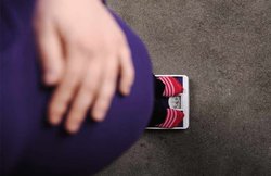 गर्भावस्था के दौरान मोटापा बढ़ा सकती है दिक्कत, ऐसे रखें ध्यान