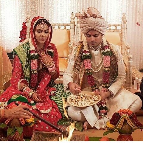 Alka Yagnikâs daughter, Syesha Kapoor ties the knot with her fiancÃ©, Amit Desai. After one year of", Alka Yagnikâs daughter WEDDING, Alka Yagnikâs daughter marriage, Alka Yagnikâs daughter