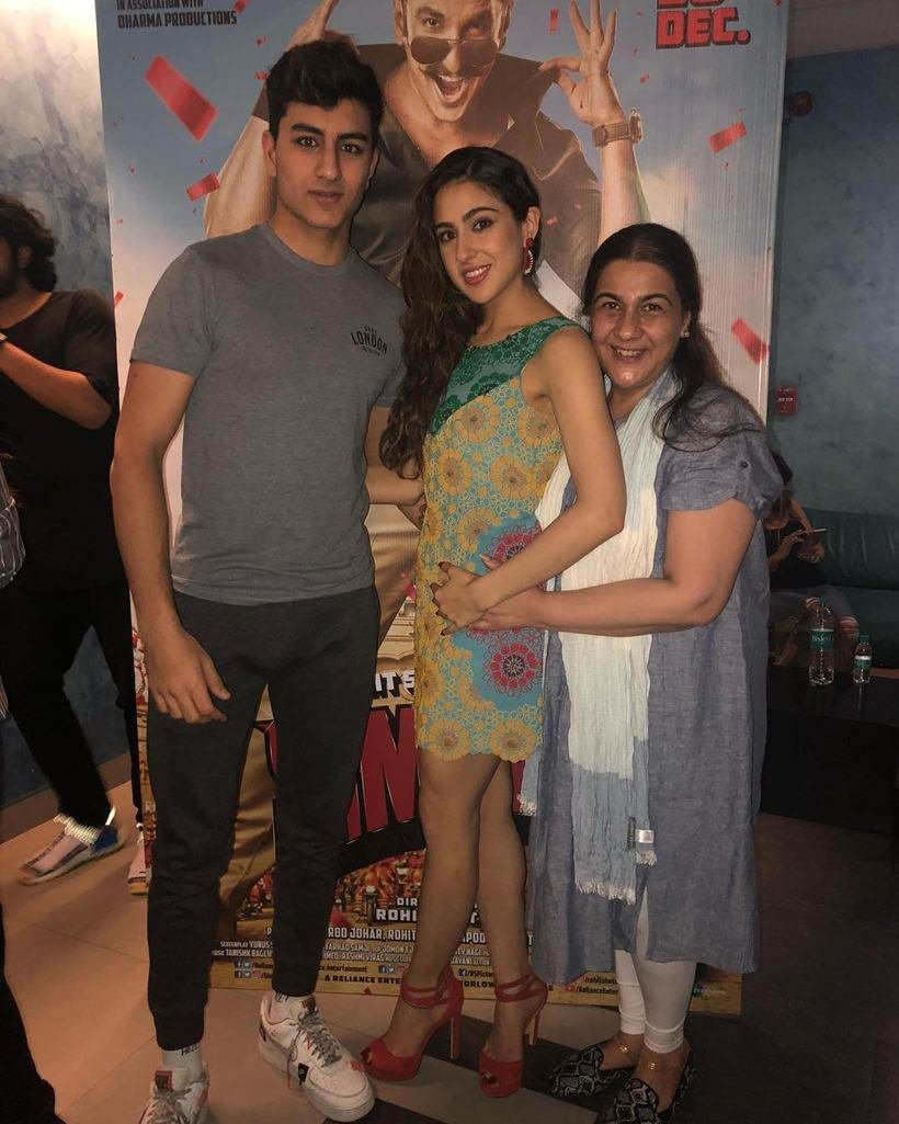 "simmba, simmba screening, deepika padukone, ranveer singh, deepika ranveer simmba screening, karan johar, rohit shetty, sara ali khan, sara ali khan simmba screening, amrita singh, ibrahim ali khan, simba, simba screening, simba release, simba release, simba cast"
