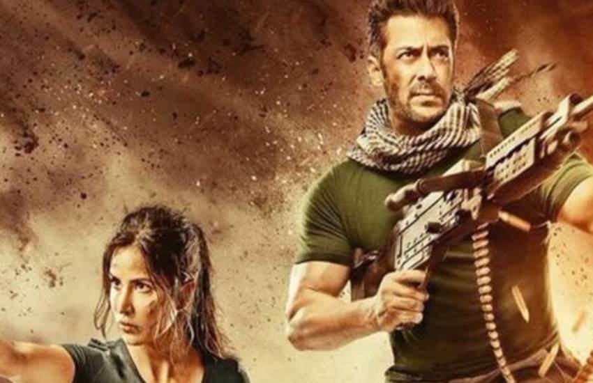 फोर्ब्स की लिस्ट के मुताबिक बॉलीवुड के दबंग सलमान खान ने इस साल सबसे ज्यादा कमाई की है। सलमान खान 253.25 करोड़ सालाना कमाई साथ टॉप-100 सेलेब्स में पहले नंबर पर हैं।