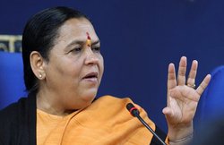बुलंदशहर हिंसा: केंद्रीय मंत्री उमा भारती ने इज्‍तिमा के नाम पर लाखों मुसलमानों के जुटान पर उठाया सवाल