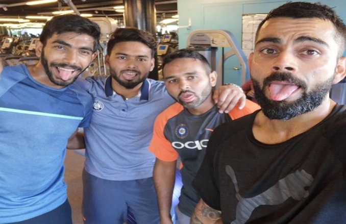 ऑस्ट्रेलिया में कोहली एंड कंपनी ने किया कुछ ऐसा, सोशल मीडिया पर ट्रोल करने लगे फैंस