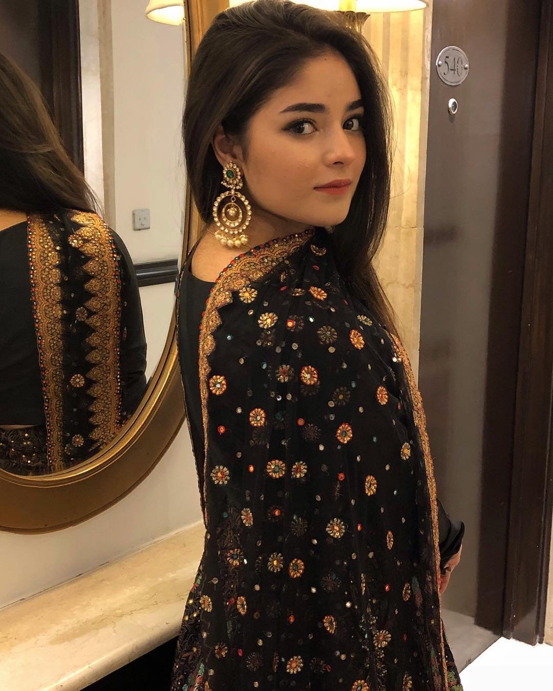 Zaira Wasim, The Sky is pink, Priyanka Chopra, Farhan Akhtar, news from bollywood News, news from bollywood News in Hindi, Latest news from bollywood News Zaira Wasim latest pics, Zaira Wasim new pics, dangal girl Zaira Wasim