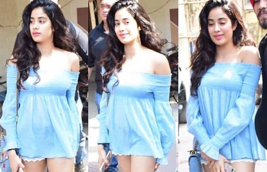 धड़क एक्ट्रेस जाह्नवी कपूर (फोटोसोर्स: insta.
jhanvi_kapoor_official) धड़क एक्ट्रेस जाह्नवी कपूर (फोटोसोर्स: insta.
jhanvi_kapoor_official)