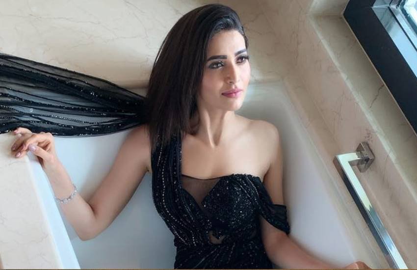 Naagin 3 actress karishma tanna, KARISHMA TANNA, karishma tanna, actress karishma tanna, bollywood actres karishma tanna, television actress karishma tanna, karishma tanna bold photoshoot, karishma doing photo shoot in bath tub, karishma tanna trolling on social media, HD pictures of karishma tanna