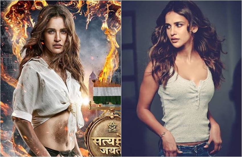 Satyameva Jayate Actress Aisha Sharma, John Abraham movie actress aisha sharma, aisha sharma troll for her dress, aisha sharma answer to trolls on social media, aisha replied to social media users trolles, entertainment news, bollywod news