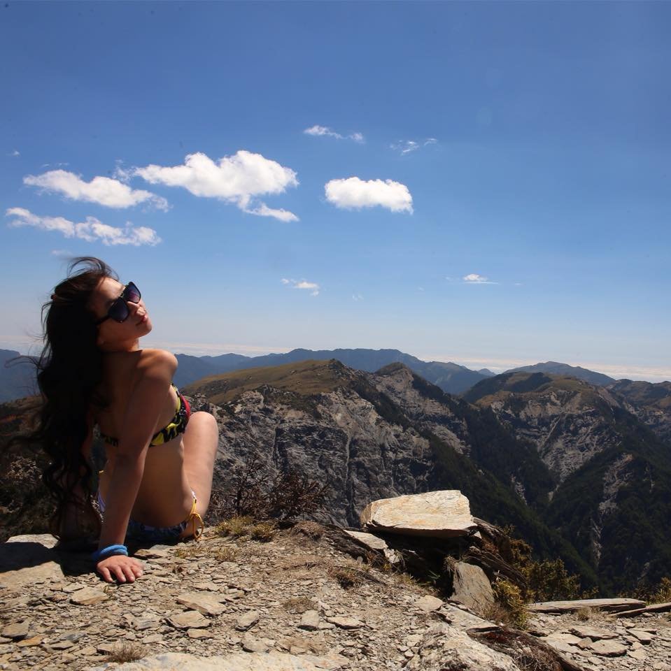 Bikini climber, Gigi Wu, Gigi wu bikini climber, bikini climber dies, taiwan's bikini climber, taiwan gigi wu, gigi wu death, gigi wu instagram, climber falls to death