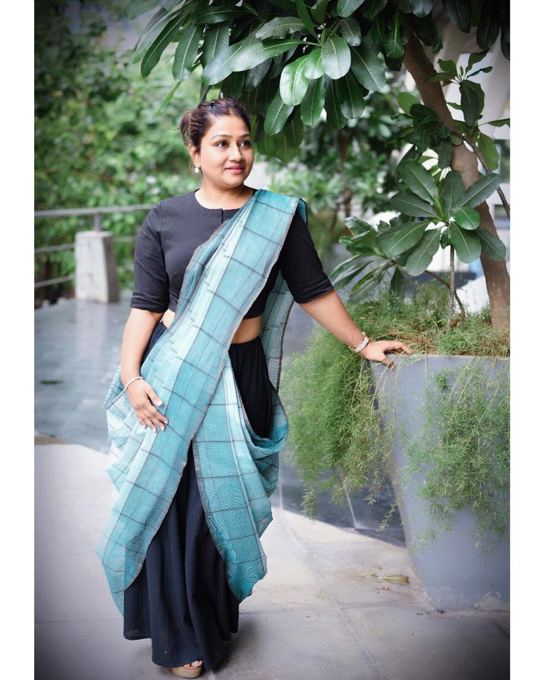 dolly jain, deepika padukone, priyanka chopra, isha ambani, nita ambani, sonam kapoor, sridevi, sari draping, ways of draping sari, isha ambani wedding, priyanka chopra wedding, sonam kapoor wedding, deepika padukone wedding, celebrity weddings, dolly jain sari draping, celeb fashion, bollywood fashion,