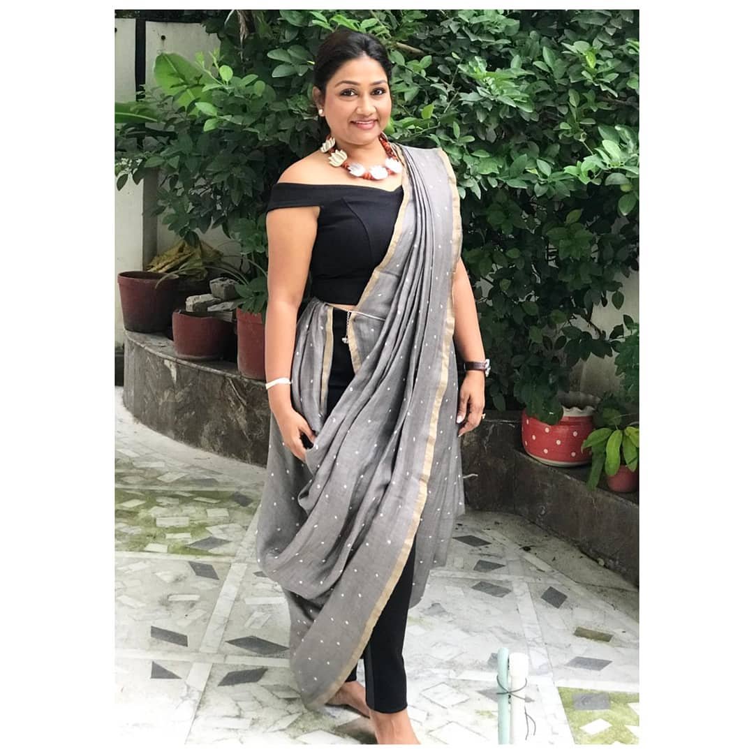 dolly jain, deepika padukone, priyanka chopra, isha ambani, nita ambani, sonam kapoor, sridevi, sari draping, ways of draping sari, isha ambani wedding, priyanka chopra wedding, sonam kapoor wedding, deepika padukone wedding, celebrity weddings, dolly jain sari draping, celeb fashion, bollywood fashion,