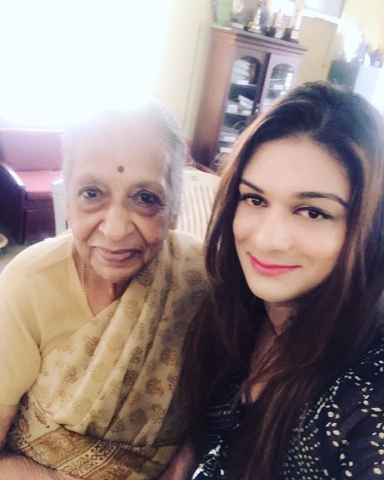 "congress, apsara reddy, transgender congress leader, transgender, transgender office bearer, political figure, rahul gandhi, sushmita dev, andhra pradesh, transgender politician"