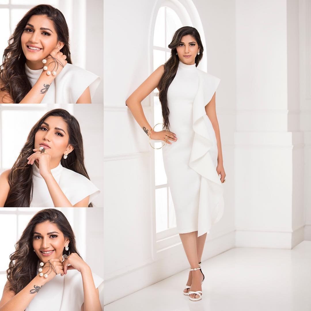 "Sapna Chaudhary, Bigg Boss 11 Contestant Sapna Chaudhary, Sapna Chaudhary Bridal Photoshoot, Sapna Chaudhary Hot Songs, Sapna Choudhary, Sapna Choudhary Modern Look, Sapna Choudhary Dance Video, Sapna Choudhary Bhojpuri, Sapna Choudhary Haryanvi, sapna chaudhary, sapna choudhary, sapna chaudhary song, sapna chaudhary dance, sapna chaudhary dance video, sapna chaudhary stage show, sapna chaudhary performance, sapna chaudhary viral video, sapna chaudhary viral song, sapna chaudhary dance, khesari lal yadav, theek hai song, thik hai song, viral bhojpuri song, thik hai song, bollywood news,