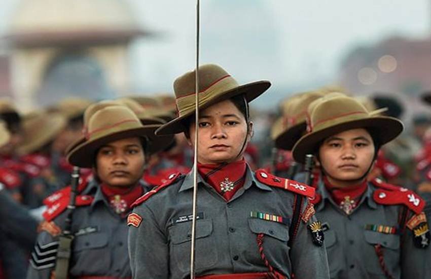 असम राइफल्स के दल का नेतृत्व करती मेजर खुशबू। (Photo: PTI)