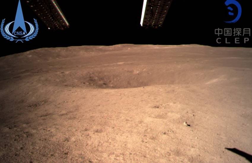 कहा जा रहा कि चांद के इस हिस्से में पहली दफा स्पेसक्राफ्ट उतरा है। (Image Source: CNSA)