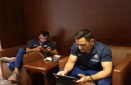 ind vs aus, ms dhoni, ms dhoni fans, ms dhoni 87 yrs old fan, ms dhoni video