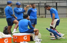 ind vs aus, ind vs aus 3rd odi, ms dhoni, ms dhoni practice video