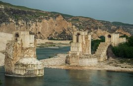 Turkey, Hasankeyf, Limestone Cliffs, 300 Medieval Monuments, Canyon Ecosystem, Smithsonian, Ilisu Hydroelectric Dam Project, Turkey Second Largest Dam, Tigris River, Hasankeyf News, Hasankeyf News, Turkey News, Wierd News, International News, Hindi News