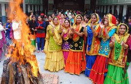 lohri, lohri 2019, lohri vidhi, lohri time, lohri muhurat, lohri mantra, lohri samagri, lohri mantra, lohri muhurat 2019, lohri vidhi 2019, lohri shubh muhurat, lohri timings, lohri procedure, lohri time, lohri puja time