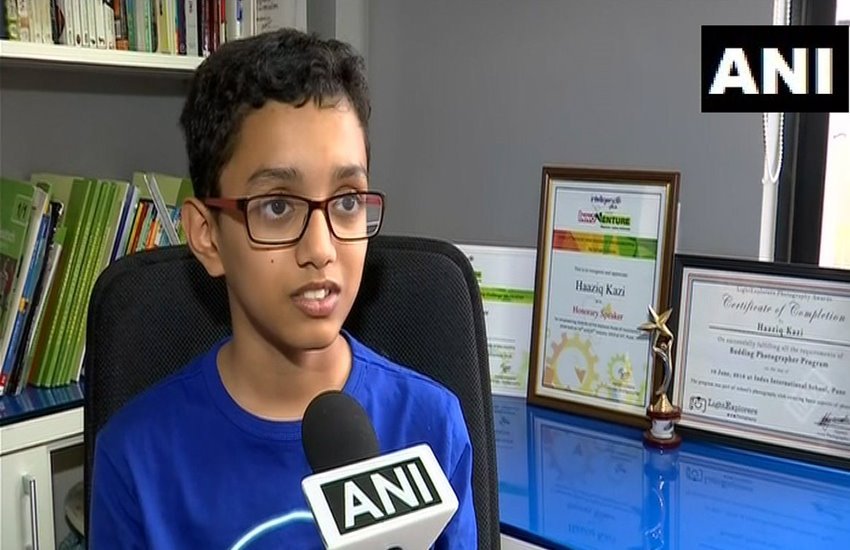 जहाज का मॉडल तैयार करने वाला लड़का हाजिक काजी
फोटो सोर्स- ANI/ट्विटर जहाज का मॉडल तैयार करने वाला लड़का हाजिक काजी
फोटो सोर्स- ANI/ट्विटर