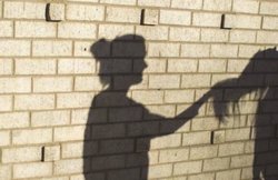 आधी आबादी: अपनी लड़ाई खुद लड़नी होगी