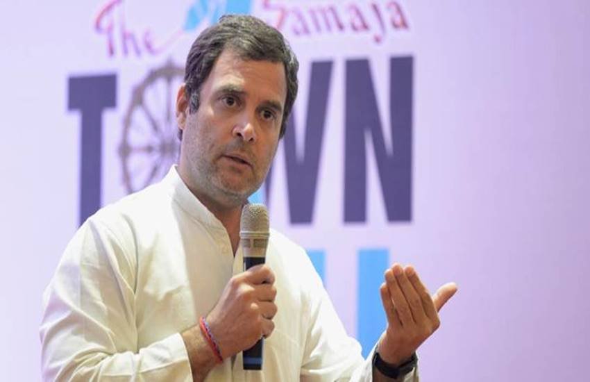 Rahul Gandhi, Congress, Indian National Congress, Bhubaneswar Airport, Odisha, Hurry, Help, Photographer, Fall, Injury, Video, State News, Elections 2019, India News, National News, Hindi News