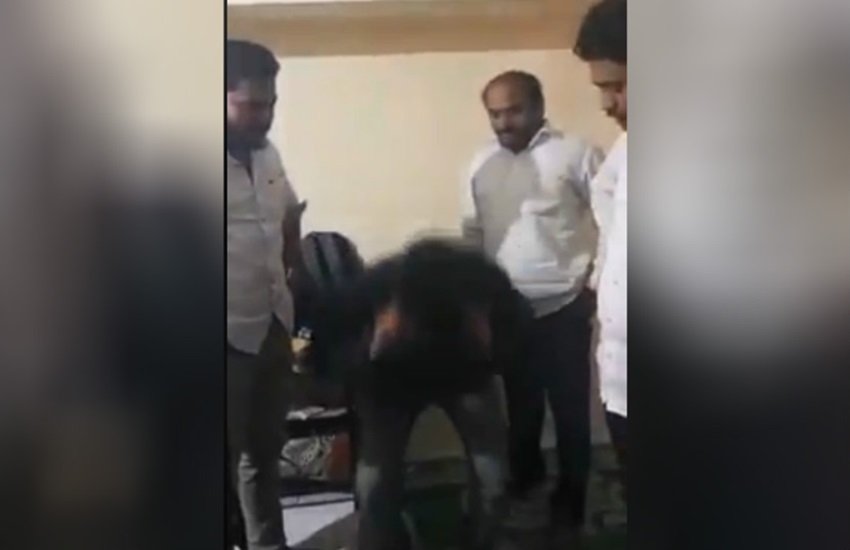 वायरल वीडियो का एक सीन, फोटो सोर्स- लोकसत्ता