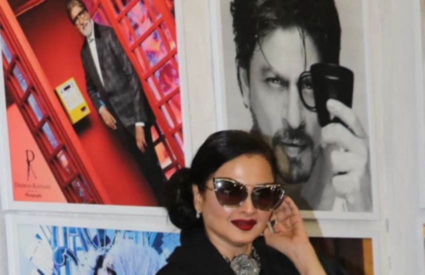 Rekha Reaction, Amitabh Bachchan, Video Viral, Dabboo Ratnani 2019 Calendar, अमिताभ बच्चन, रेखा, डब्बू रतनानी कैलेंडर 2019, बॉलीवुड न्यूज