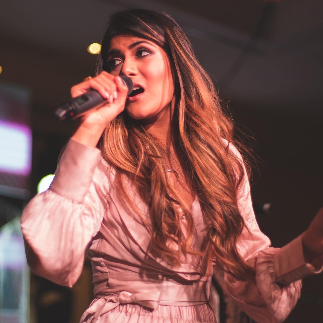 Ananya Birla,south india,Sean Kingston,Kumar Mangalam Birla,Guitar, Ananya Birla live show, Ananya Birla song, Ananya Birla singing show, Ananya Birla live consort,