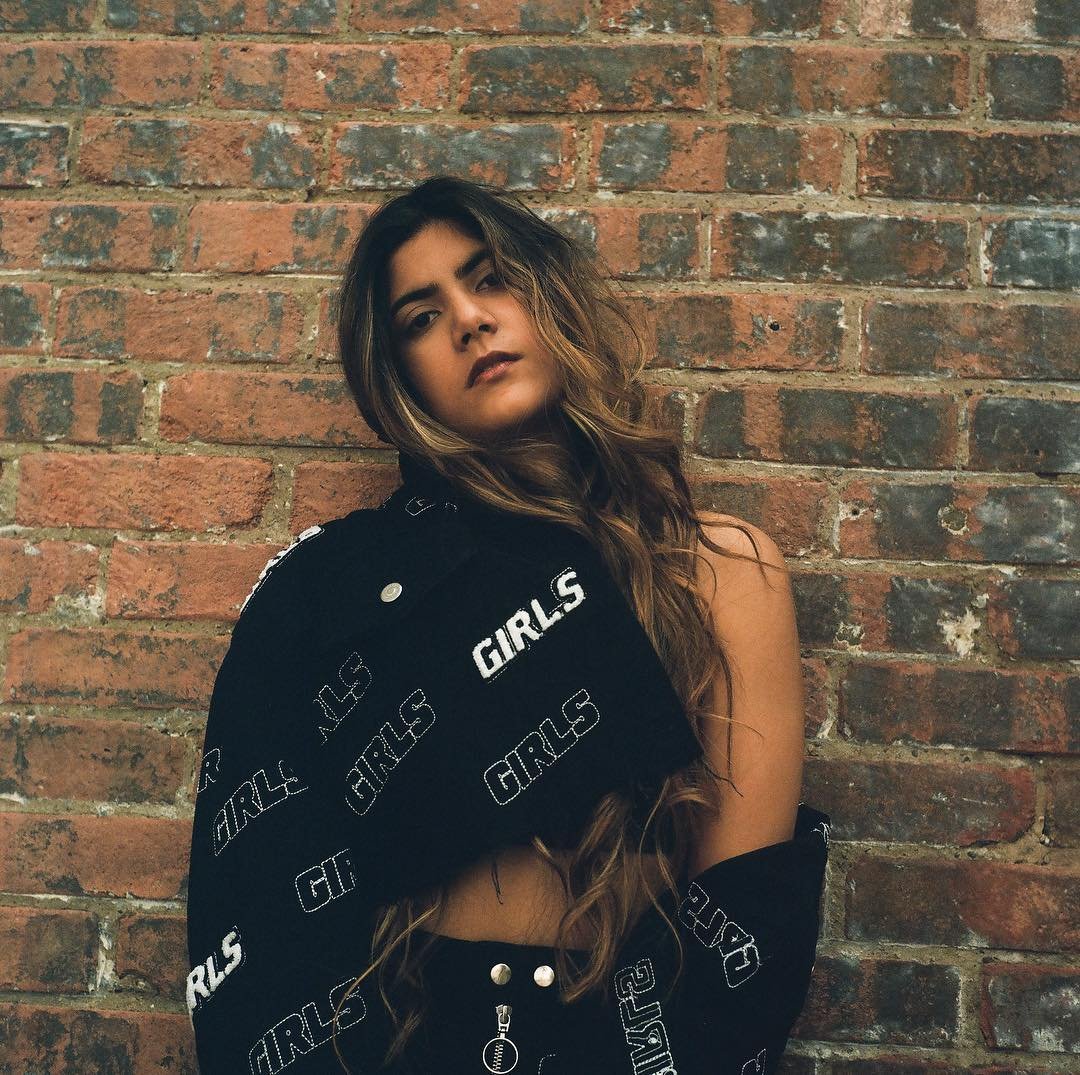 Ananya Birla,south india,Sean Kingston,Kumar Mangalam Birla,Guitar, Ananya Birla live show, Ananya Birla song, Ananya Birla singing show, Ananya Birla live consort,