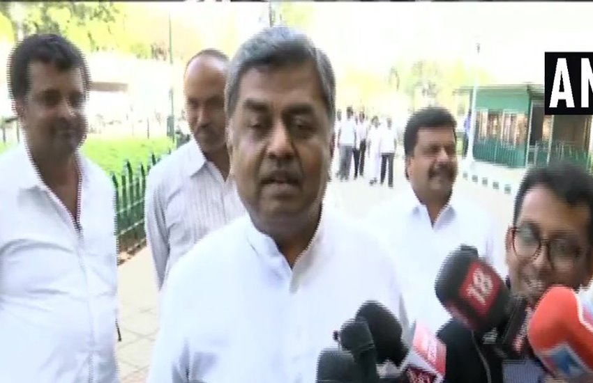 बी के हरिप्रसाद 
फोटो सोर्स- ANI/ट्विटर 

