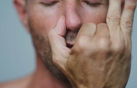 Trending news, Twitter, Cardiac coherence breathing exercises, Breathing, Pranayam, dampen anxiety, Troll, Social media users, विदेशी मैगजीन, प्राणायाम, ट्रोल, श्वसन क्रिया, योग