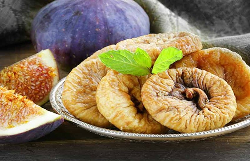एनर्जी बढ़ाने के लिए ड्राई फ्रूट्स (Source: Dreamstime)