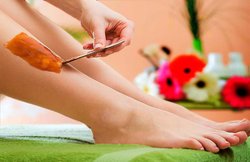 चीनी से हटा सकते हैं शरीर के अनचाहे बाल, जानें क्या है तरीका