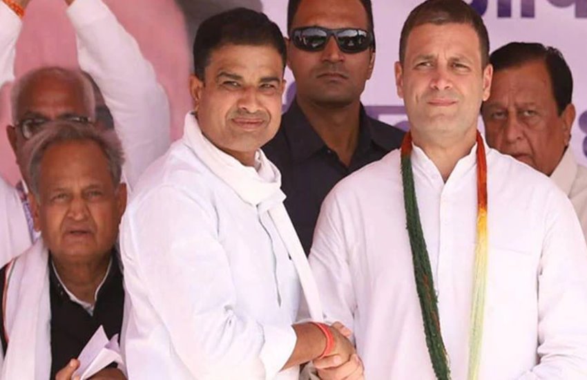 कांग्रेस विधायक गिरिराज सिंह राहुल गांधी के साथ 
फोटो सोर्स- सोशल मीडिया/फेसबुक(Girrajsinghmalingaofficial) 