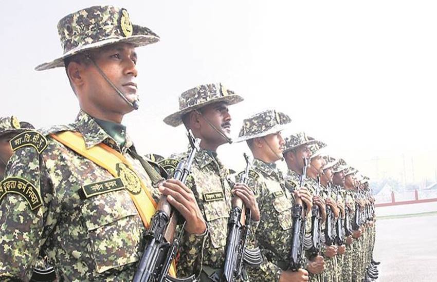 चंडीगढ़ से जम्मू-कश्मीर के लेह में तैनात हो रहे ITBP के जवान 